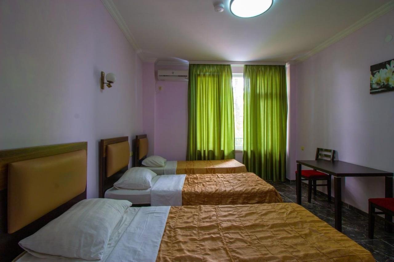 Golden Fleece Hotel يوريكي المظهر الخارجي الصورة