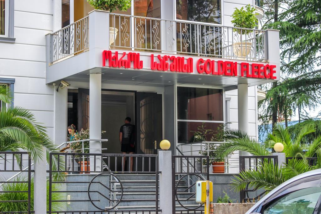 Golden Fleece Hotel يوريكي المظهر الخارجي الصورة
